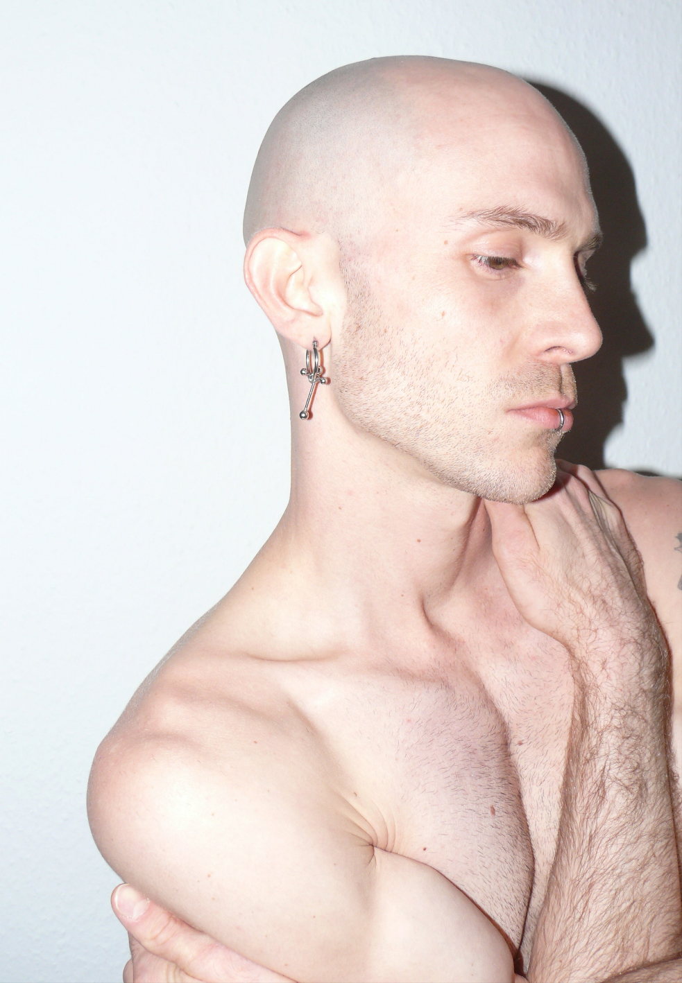 32-CRUX BARBELL HOOPS EARRINGS