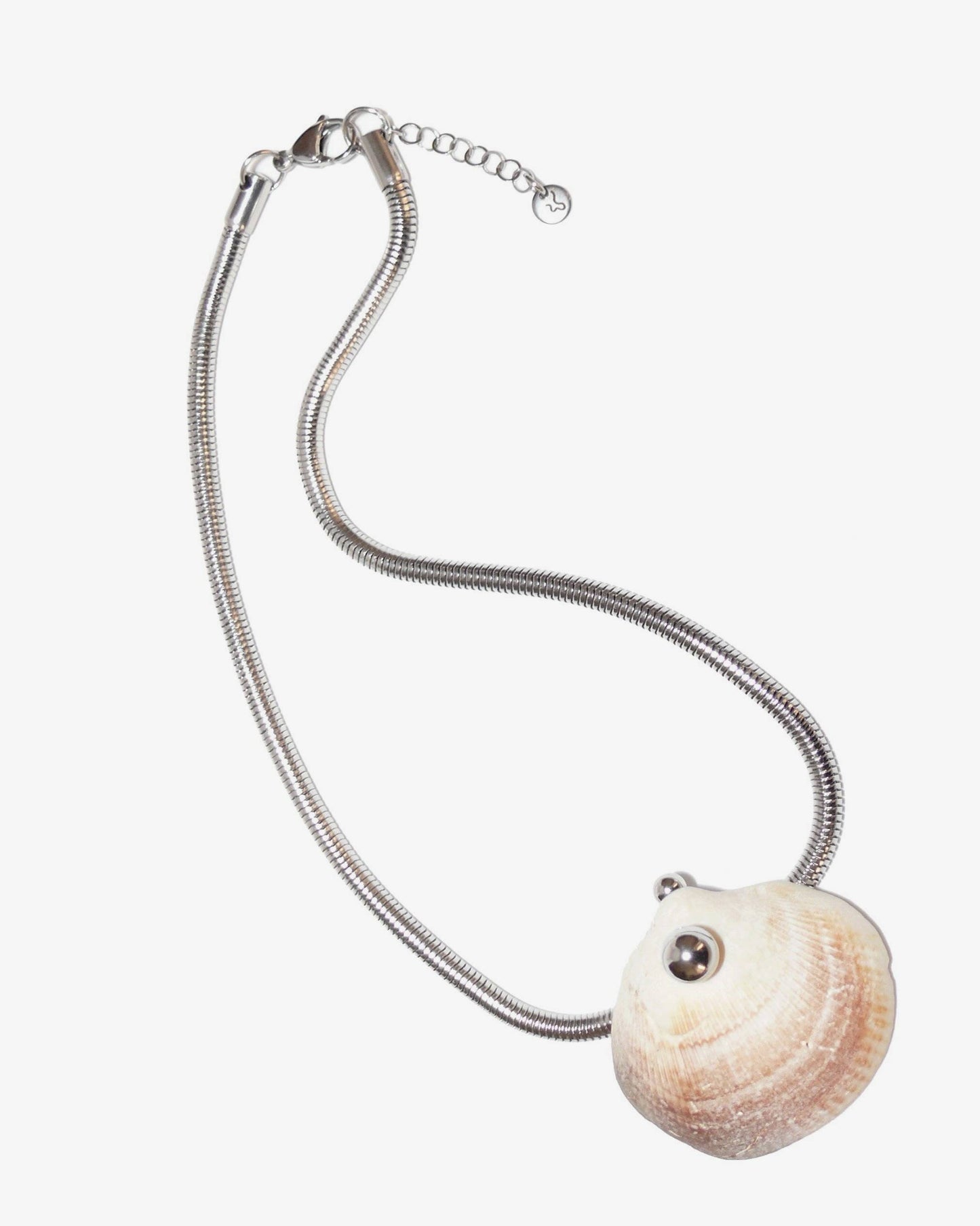 Legacy shelly necklace still