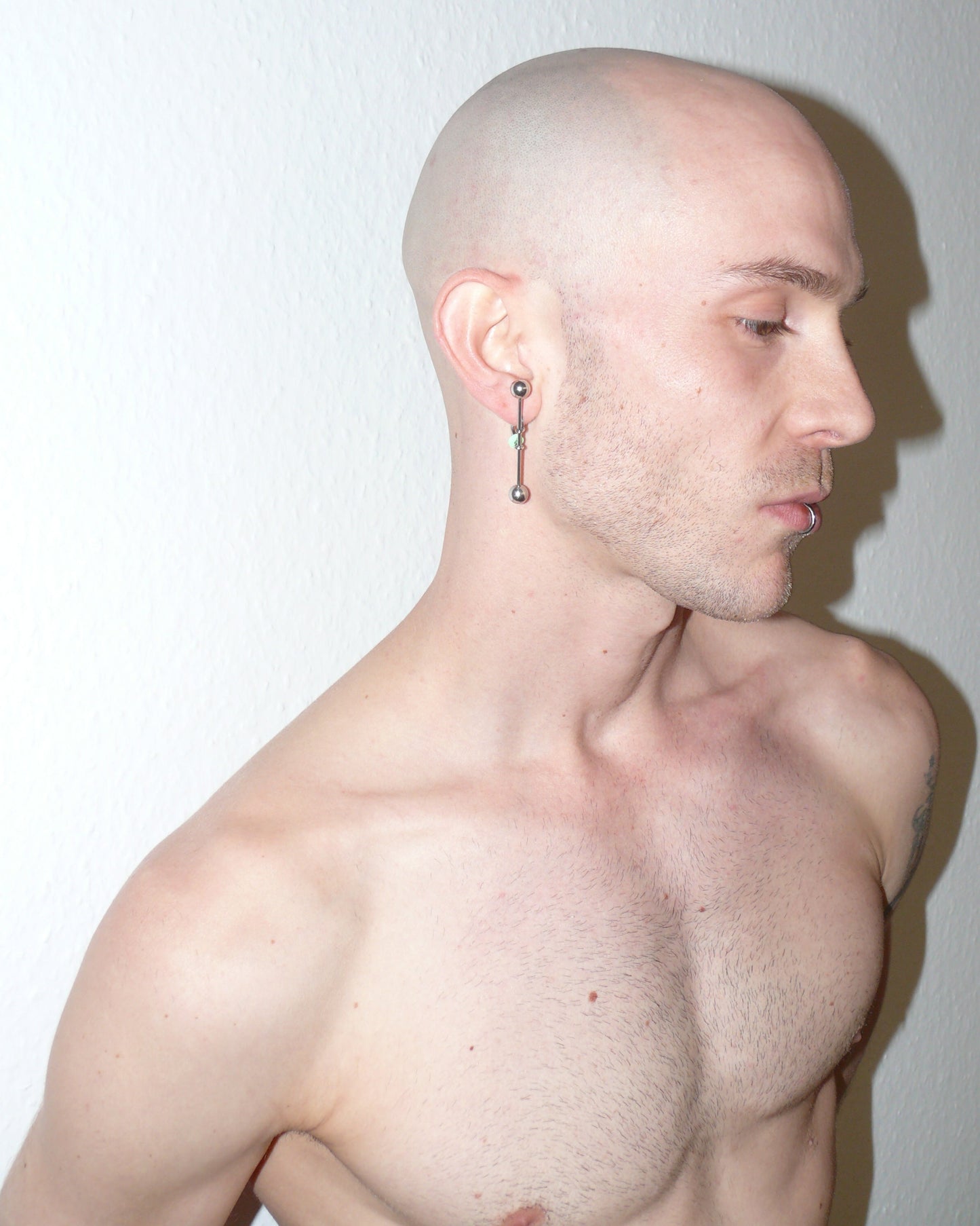 18-MAXI BARBELL MONO EARRING