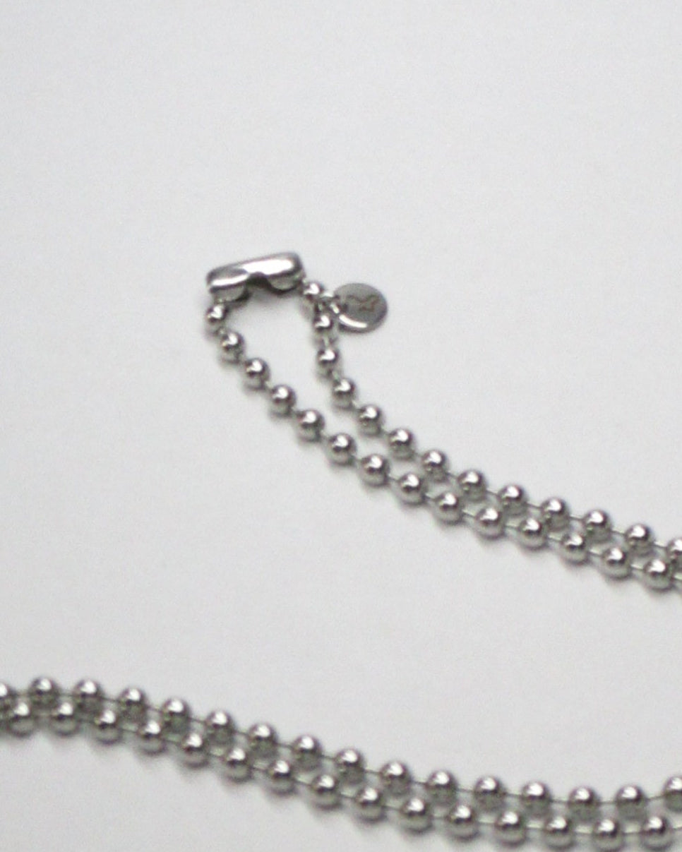 Ball chain close up detail