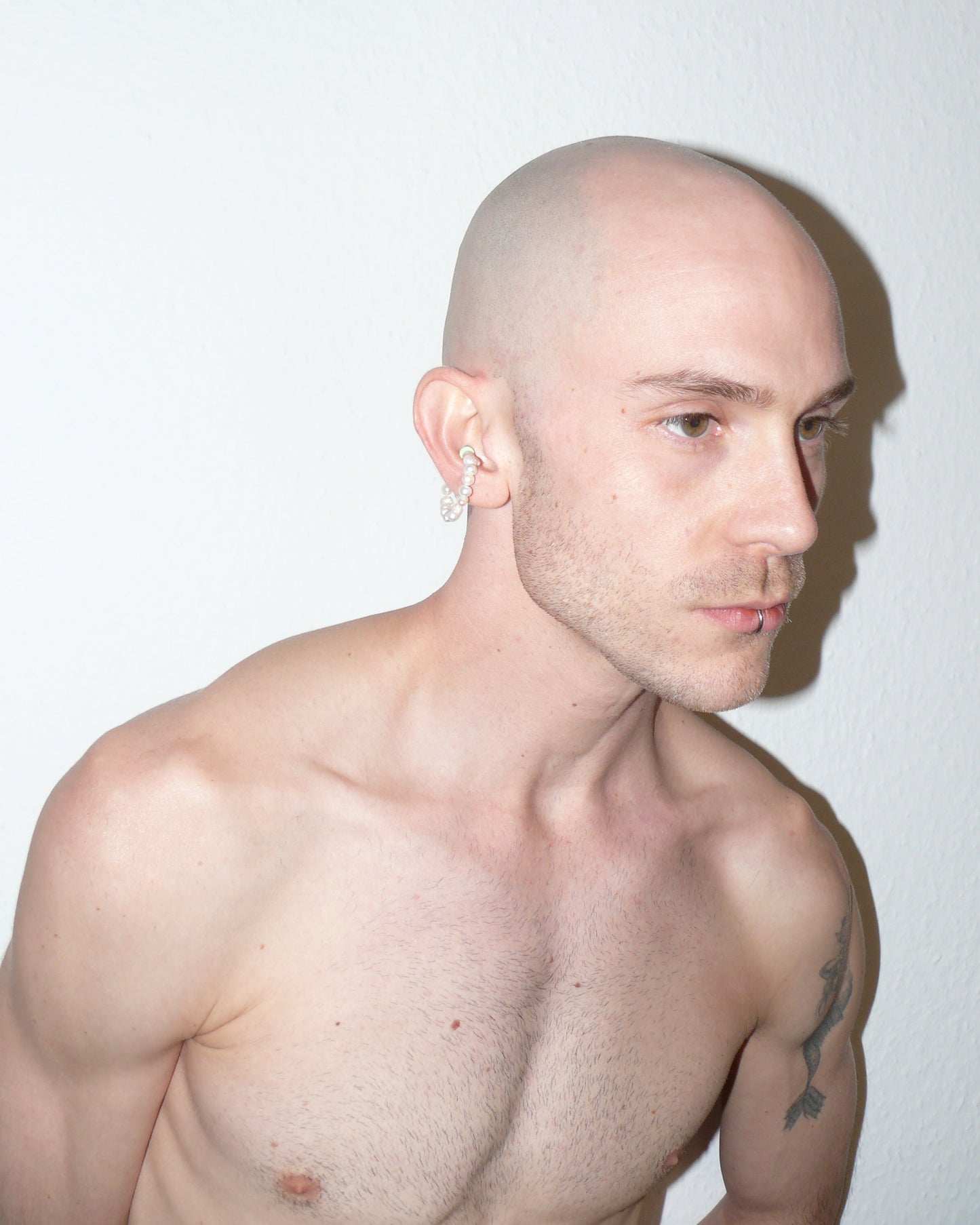 Freshwater pearls cuff with piercing decoration side portrait on model