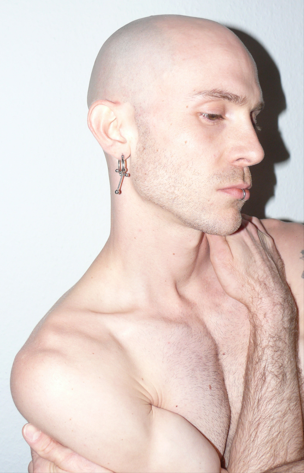 32-CRUX BARBELL HOOPS EARRINGS