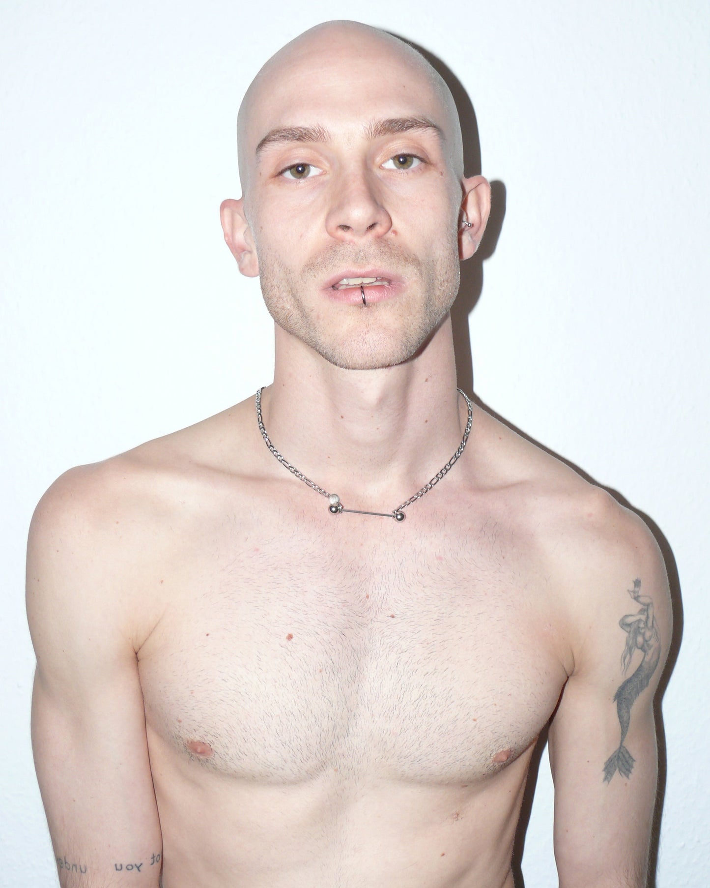 Maxi barbell steel necklace frontal portrait on model